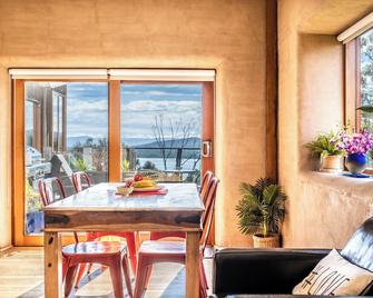 Studio 59 - Freycinet Holiday Houses - Coles Bay - Dining room