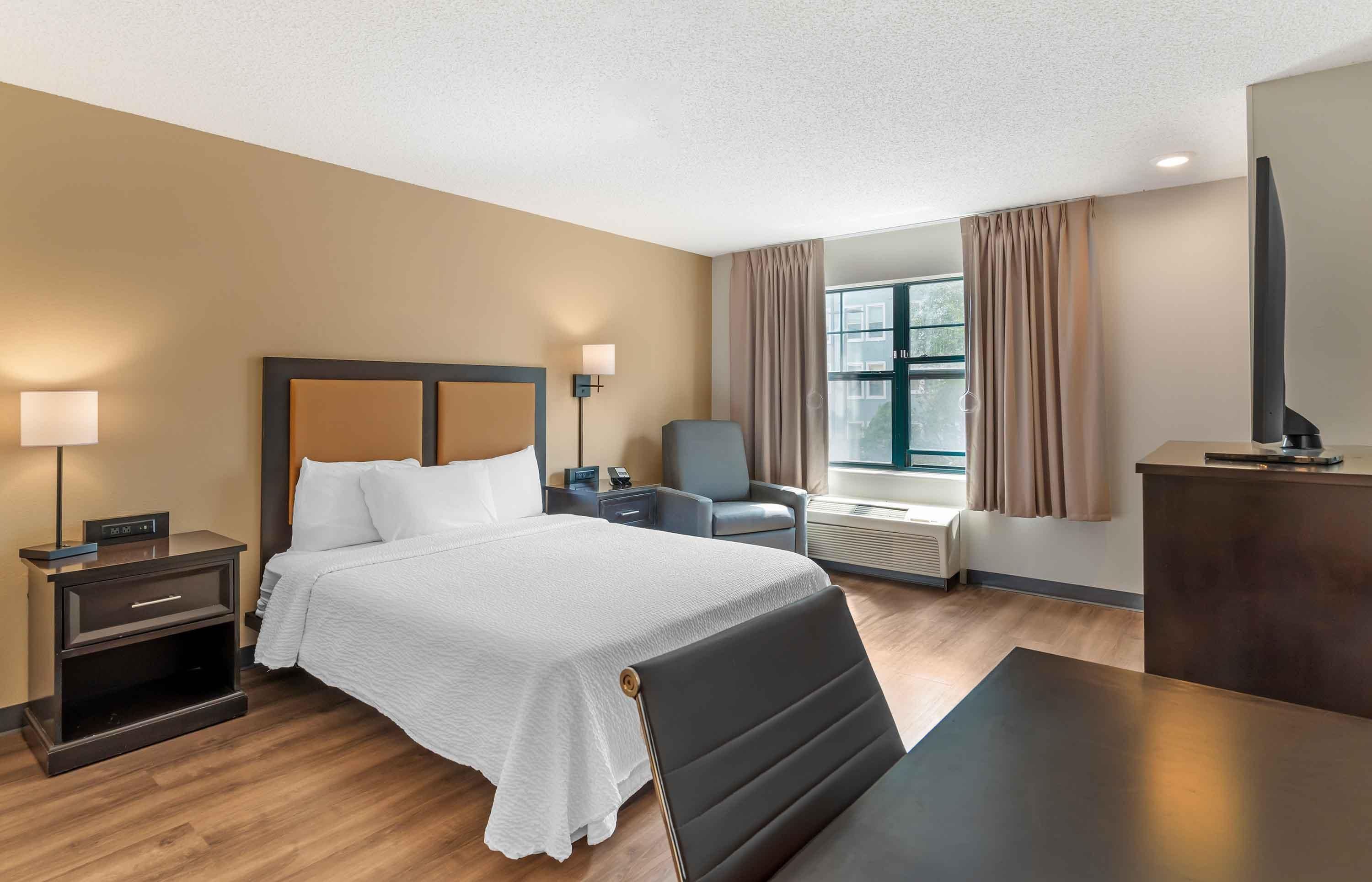 Extended Stay America Suites - Tampa - Airport - Spruce Street - טמפה - חדר שינה
