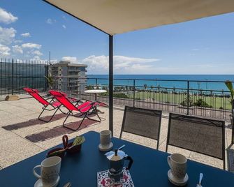Blue Terrace - Free Parking - Sea View - Wifi - Savona - Balcony