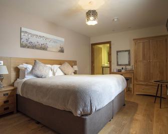 Crossways Inn - Highbridge - Bedroom