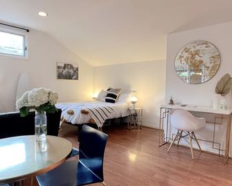 Palo Alto Cottage: Privacy, Comfort & Convenience - Palo Alto - Sypialnia
