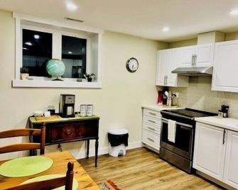 Family-friendly 2br Near Lake & Downtown - Cobourg - Cocina