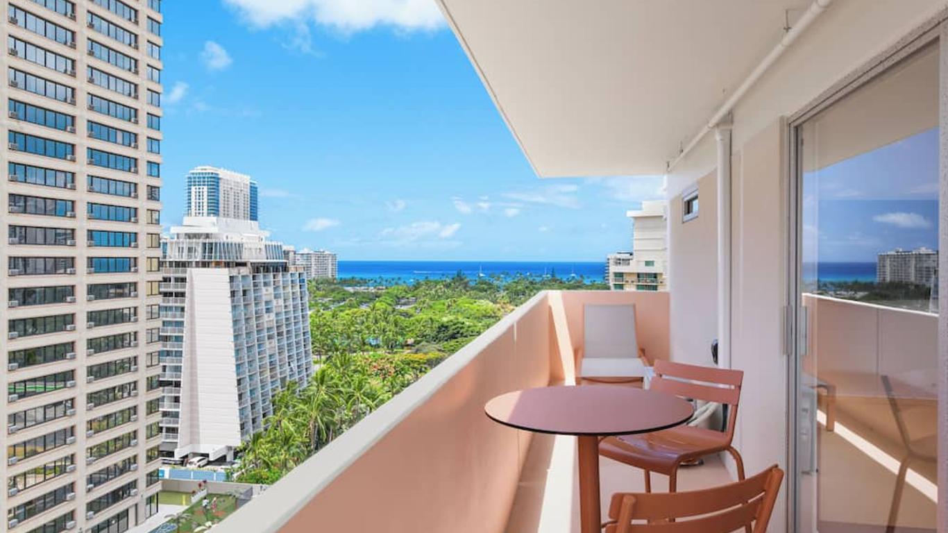 The Ambassador Hotel of Waikiki, Tapestry Collection by Hilton