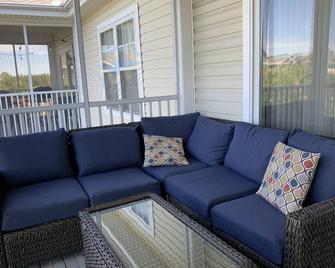 Affordable condo in a family friendly serene community - Lewes - Living room
