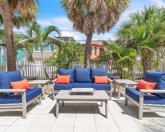 The Bungalows - Treasure Island - Uteplats