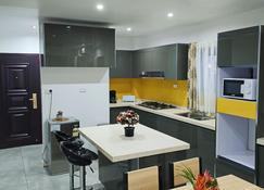 Pacific Apartment - Suva - Kitchen