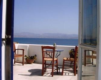 Kohili Studios - Parikia - Balcony