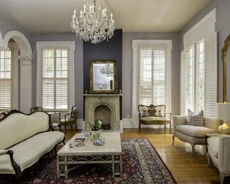 Rathbone Mansions - New Orleans - Living room