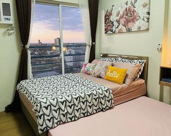 1-Bed - Sleeps 4 with High Rise City View - Cagayan de Oro - Bedroom