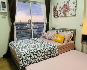 The Elevated Abode - ComfyCosy 1-br at The Loop - Cagayan de Oro - Bedroom
