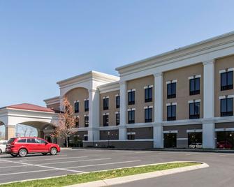 Comfort Suites Smyrna - Smyrna - Building