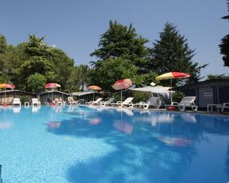 Camping Garden Tourist - Manerba del Garda - Pool