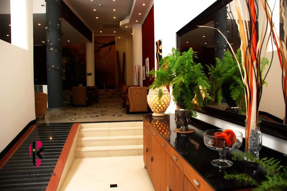 Kiriri Garden Hotel - בוג'ומברה
