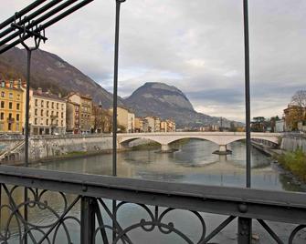 ibis Grenoble Gare - Grenoble - Balcony