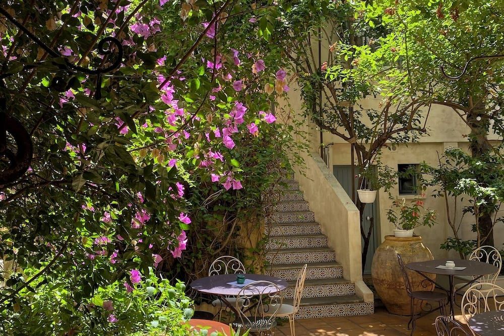 Hôtel du Musée - ארל - פטיו