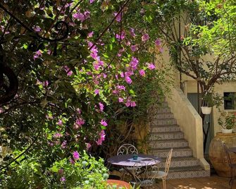 Hôtel du Musée - ארל - פטיו