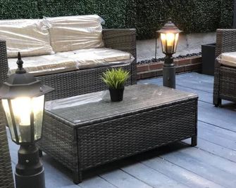 26-4b Newly Furnished 1br W D Courtyard - نيويورك - شرفة مرصوفة