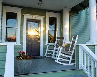 Pearl Inn Bed and Breakfast - Ilwaco - Patio