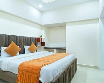 Chowdhry Tourist Lodge - New Delhi Railway Station - New Delhi - Bedroom