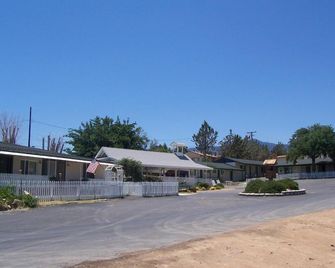 Lakeshore Lodge - Wofford Heights - Buiten zicht