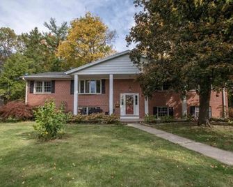 Holiday Discount, Water Front! Close To The Mall! Perfect For Holiday Getaway! - Peoria - Building