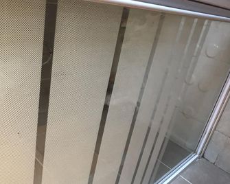 Very quiet village house. - Le Pontet - Salle de bain