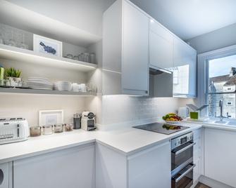 The Apartment, Bath - Bath - Cuina