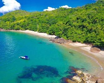 Urbano Suítes - Ubatuba - Playa