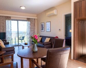 Natura Beach Hotel and Villas - Polis Chrysochous - Sala de jantar