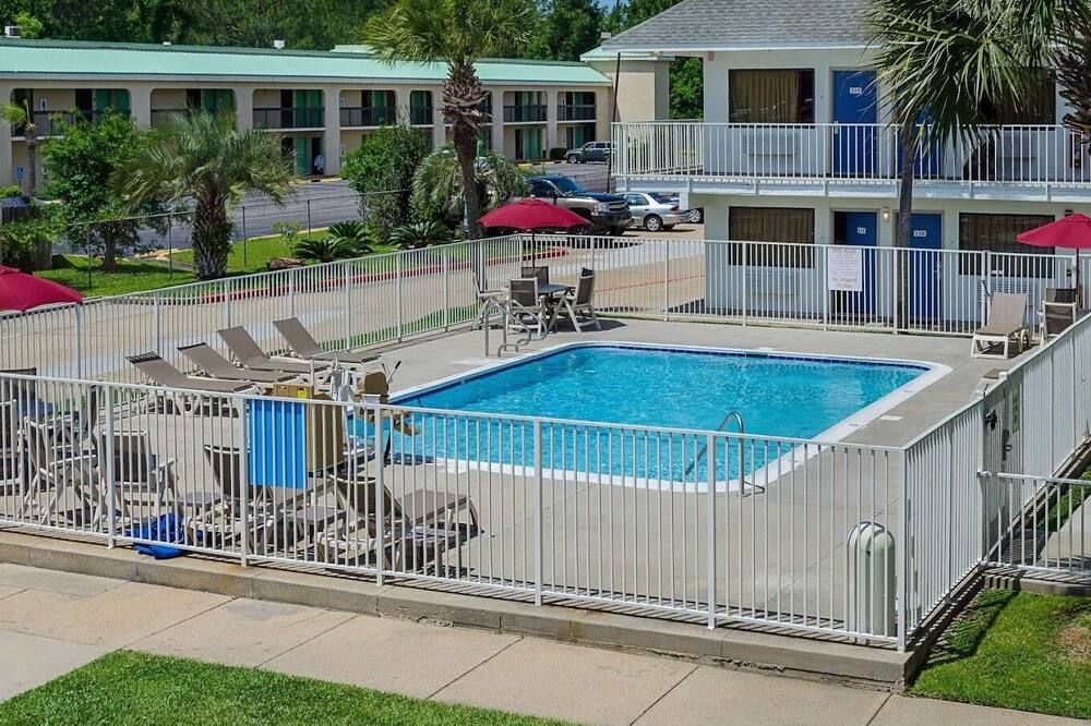 Motel 6 Gulfport - Gulfport - Pool