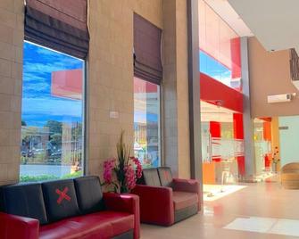 Hotel Parma Pekanbaru - Pekanbaru - Lobby