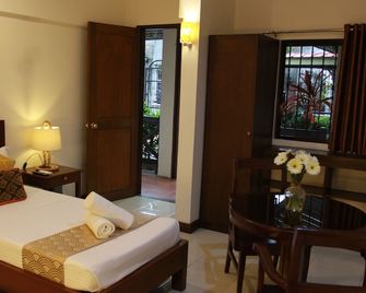 Ronamar Apartelle - Tagaytay - Schlafzimmer