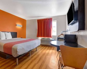 Motel 6-Truth Or Consequences, Nm - Truth or Consequences - Bedroom