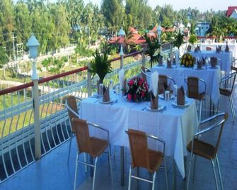 Alliance Resort Hotel - Chaungtha - Restaurante