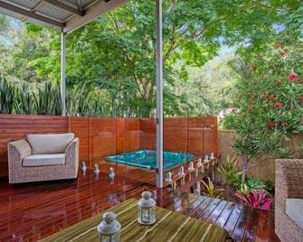 Beach Cottage Coolum Beach with Spa and Fire Table - Coolum Beach - Restaurant