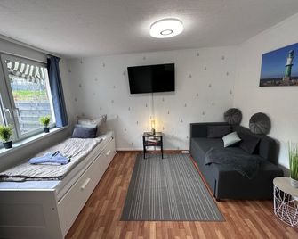 'Neptun' Monteur- & Ferien Apartment in Rostock - Rostock - Soggiorno