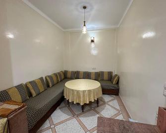 Just like home 3 minutes from restaurant, bakery, butcher and minimarket - Meknès