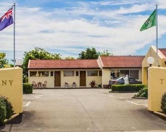 Bella Tuscany on Kennedy - Napier - Building