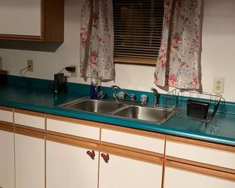 Skiers/Boarders Haven - Arroyo Seco - Kitchen