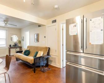 Tiny Tasteful 3 - Austin - Living room
