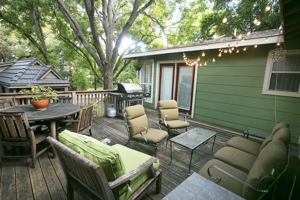 Heart of SoCo Private Suite: Uncommon Luxury, Unbeatable Location, Unusual Value - Austin - Patio