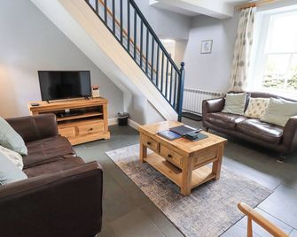 The Smithy, Family Friendly, With Open Fire In Keswick - Borrowdale - Living room