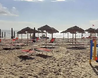 Hotel Garden B&B - Marotta - Praia