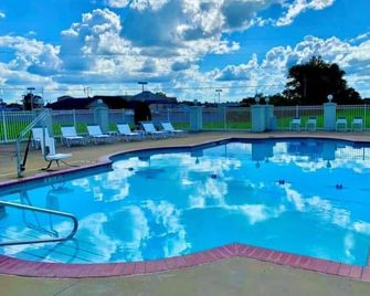 Hospitality House Union City - Union City - Piscina