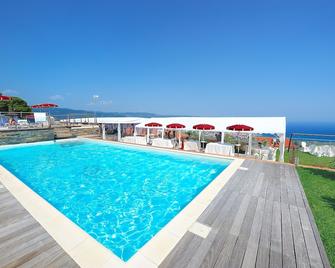Poggio dei Gorleri - Diano Marina - Piscina