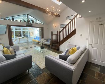 رومز آت باباكومبي - توركي - غرفة معيشة