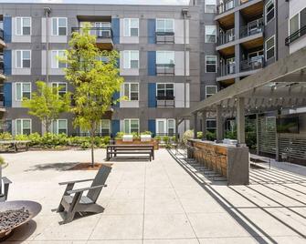 Modern Cozysuites Studio Apartment - Indianapolis - Pati