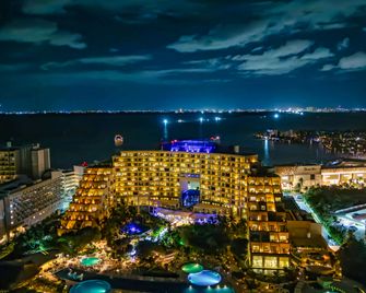 Live Aqua Beach Resort Cancun - Cancún - Edificio