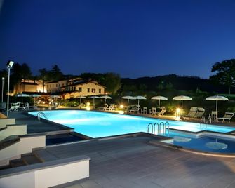 Phi Resort Coldimolino - Country House - Gubbio - Piscina