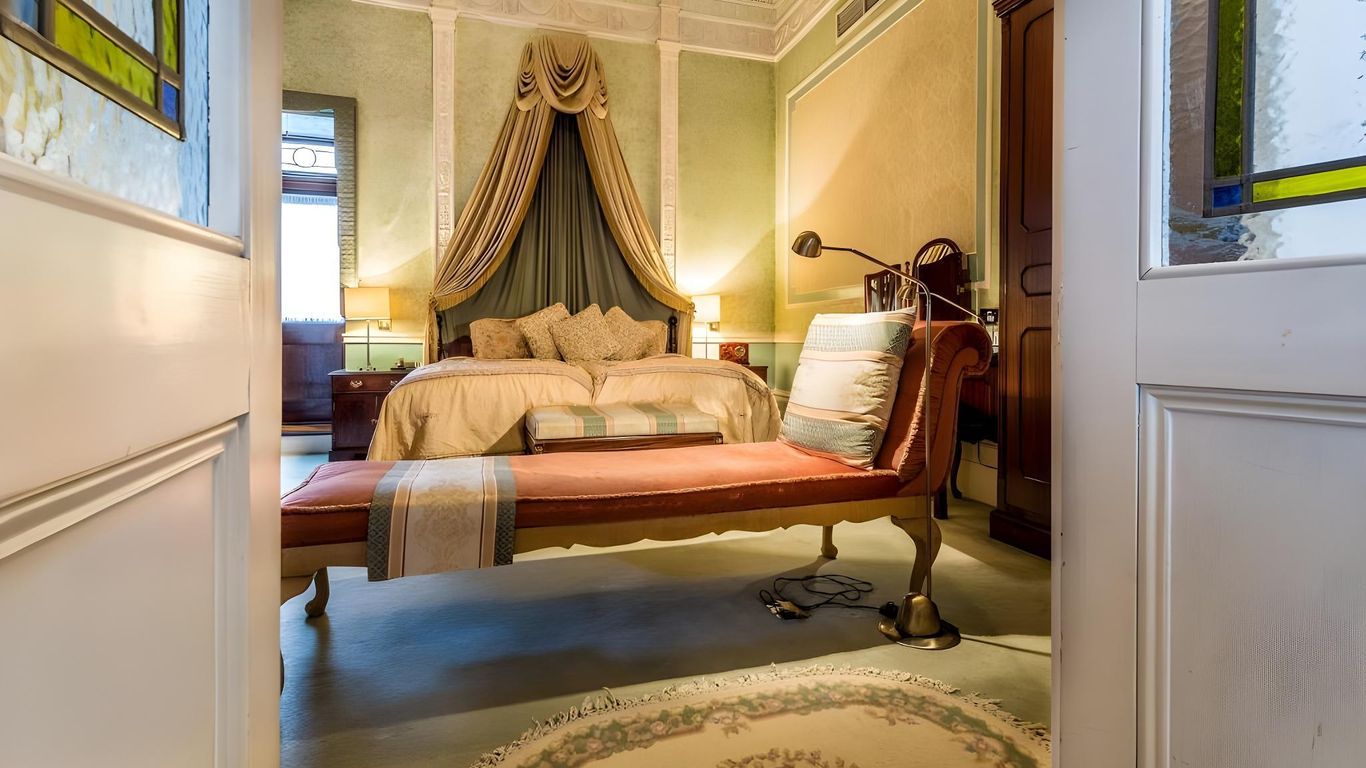 London Elizabeth Hotel